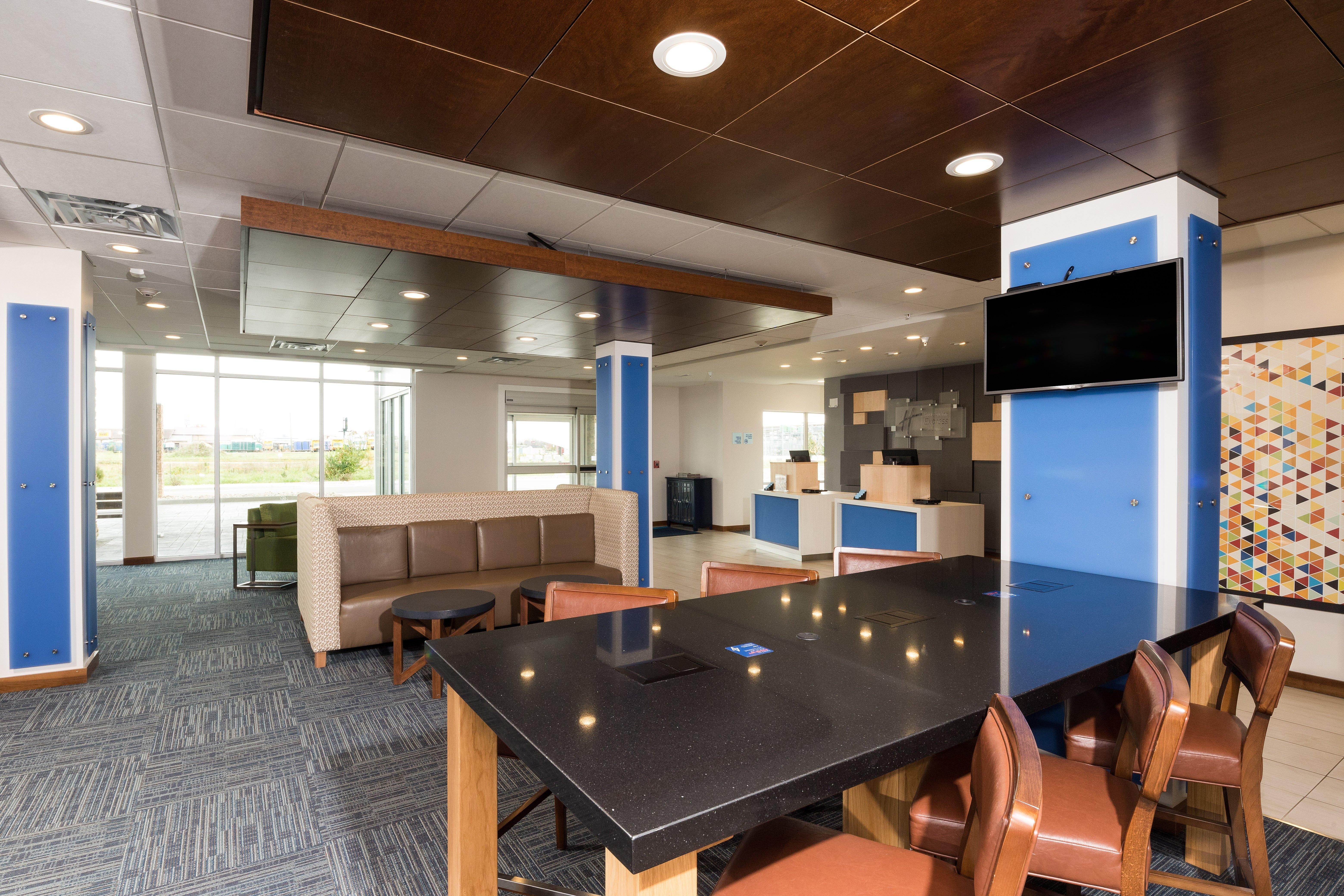 Holiday Inn Express & Suites - Auburn By Ihg Exteriér fotografie